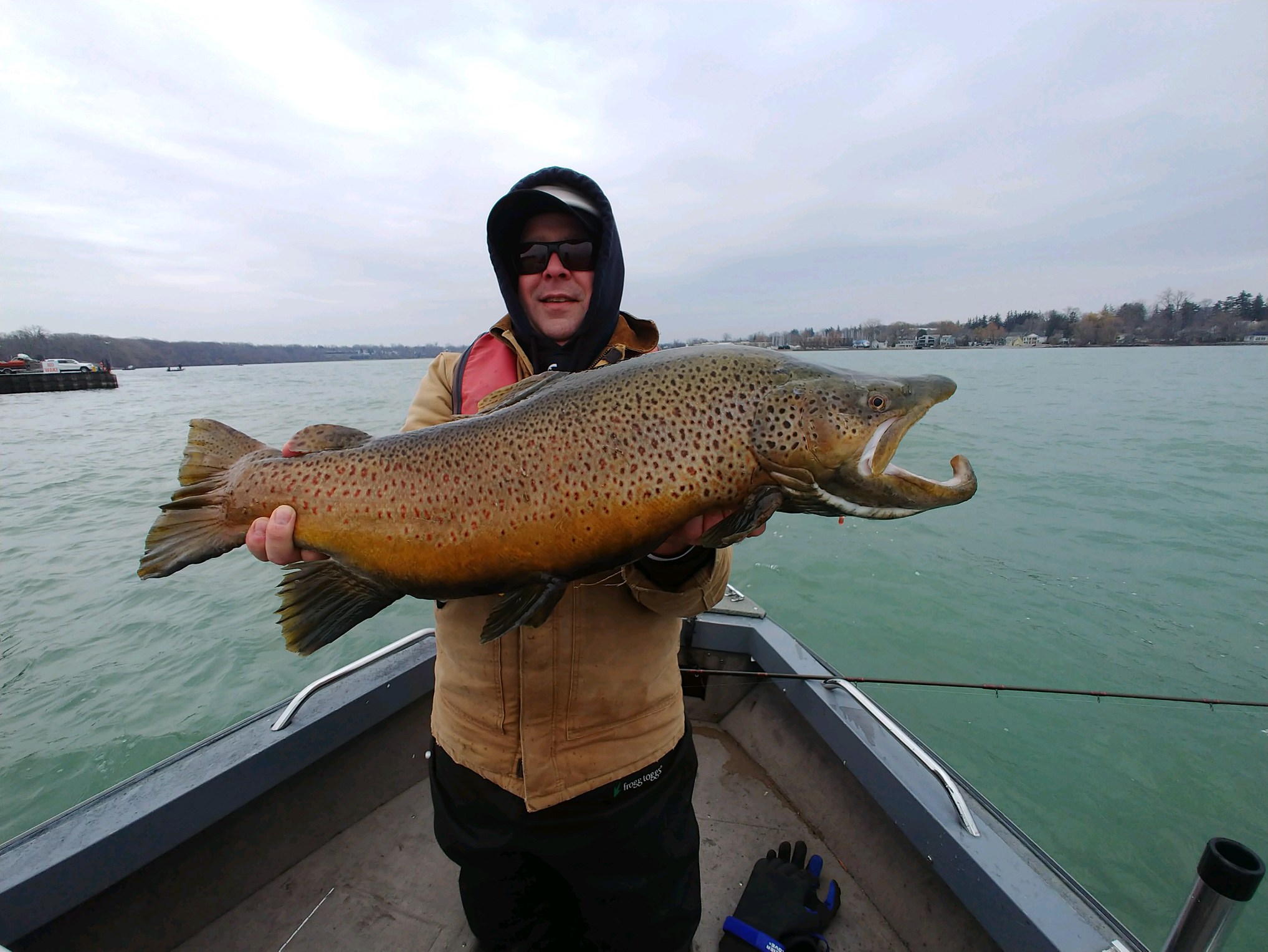 The O Fishing Report by Captain John Oravec - Niagara River 1/15 to 4/15,  Lewiston NY to Youngstown NY (including the Lower Niagara River and the  Niagara Bar) - Western Lake Ontario